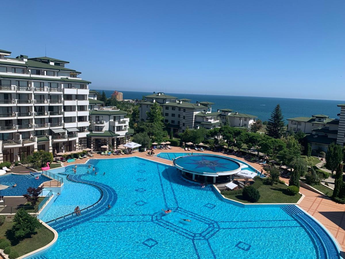 Kalina Private Apartments In Emerald Resort, 라브다 외부 사진