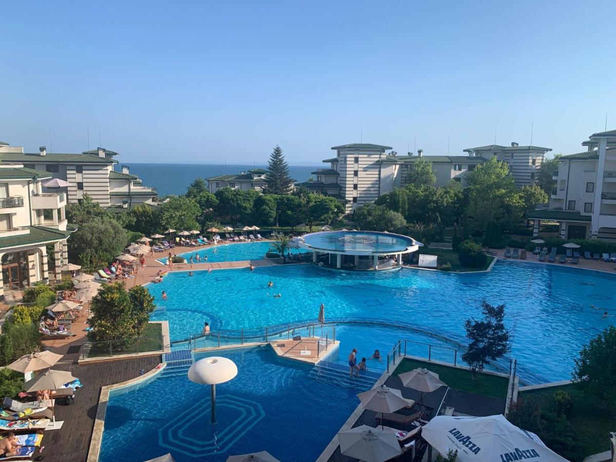 Kalina Private Apartments In Emerald Resort, 라브다 외부 사진