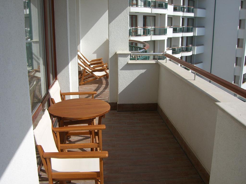 Kalina Private Apartments In Emerald Resort, 라브다 객실 사진