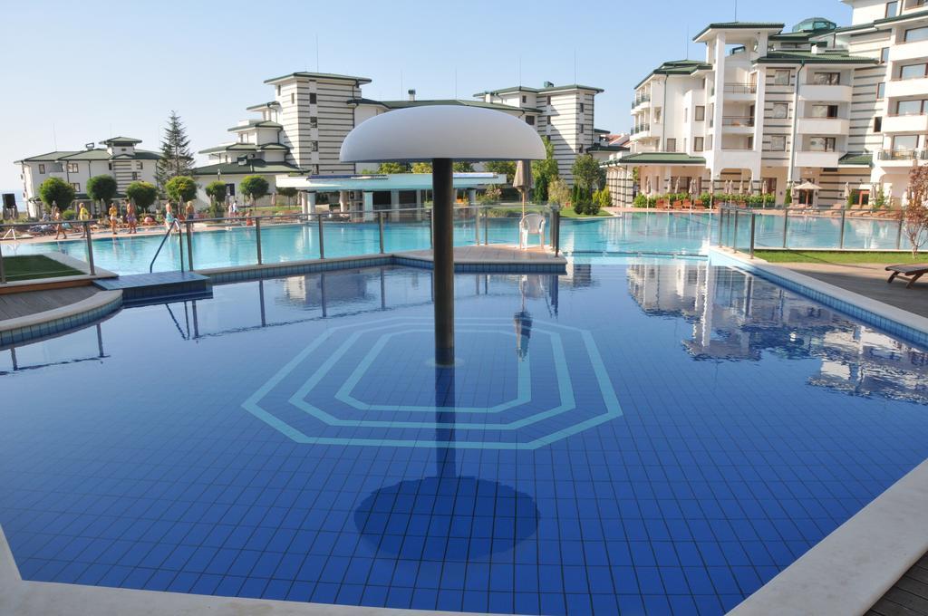 Kalina Private Apartments In Emerald Resort, 라브다 외부 사진