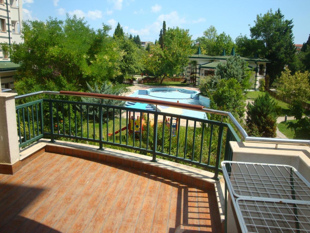 Kalina Private Apartments In Emerald Resort, 라브다 외부 사진
